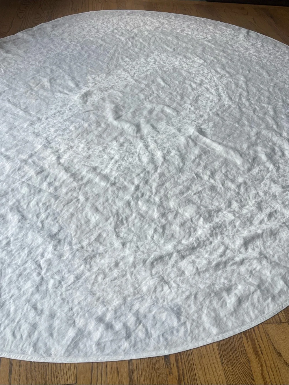 100% Irish Linen Oval Tablecloth Made in Ireland White Shamrock Damask 84x67